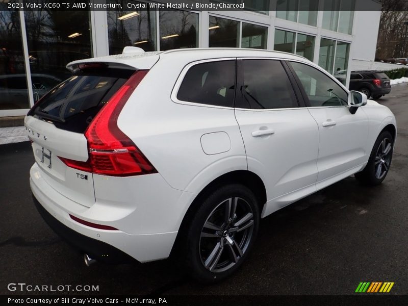 Crystal White Metallic / Blonde/Charcoal 2021 Volvo XC60 T5 AWD Momentum