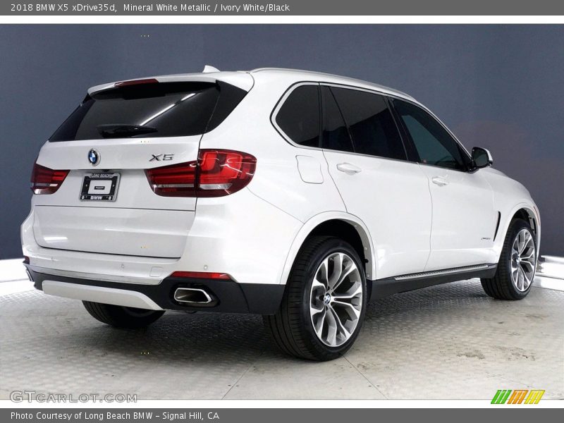 Mineral White Metallic / Ivory White/Black 2018 BMW X5 xDrive35d