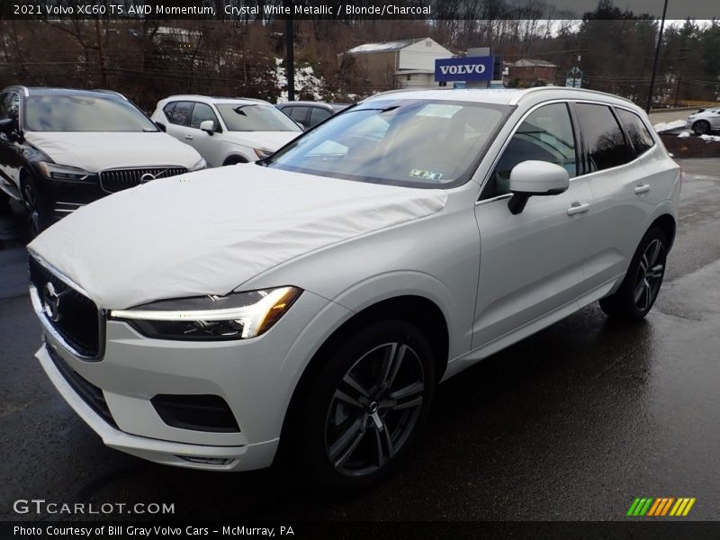 Crystal White Metallic / Blonde/Charcoal 2021 Volvo XC60 T5 AWD Momentum