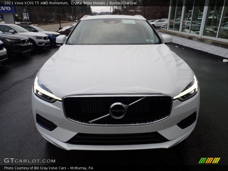 Crystal White Metallic / Blonde/Charcoal 2021 Volvo XC60 T5 AWD Momentum