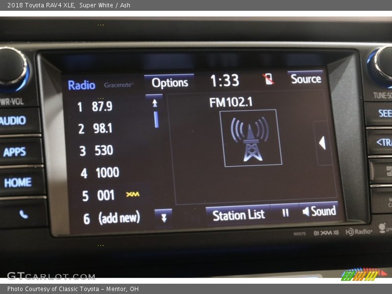 Super White / Ash 2018 Toyota RAV4 XLE