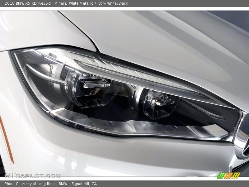 Mineral White Metallic / Ivory White/Black 2018 BMW X5 xDrive35d