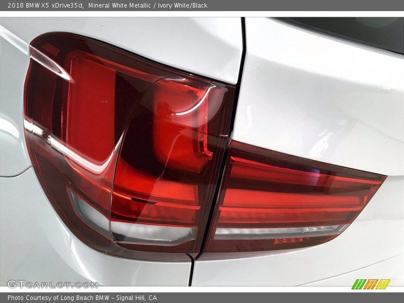 Mineral White Metallic / Ivory White/Black 2018 BMW X5 xDrive35d
