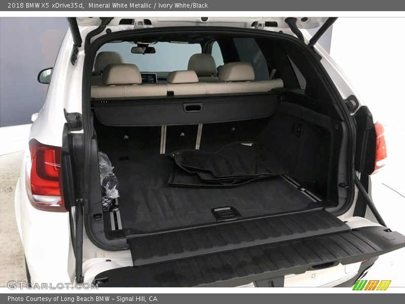 Mineral White Metallic / Ivory White/Black 2018 BMW X5 xDrive35d