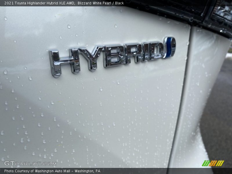 Blizzard White Pearl / Black 2021 Toyota Highlander Hybrid XLE AWD
