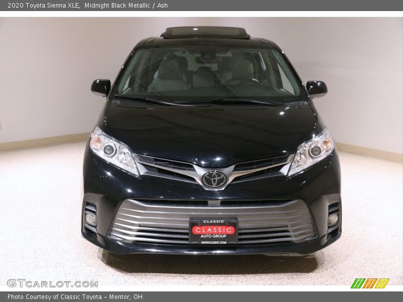 Midnight Black Metallic / Ash 2020 Toyota Sienna XLE