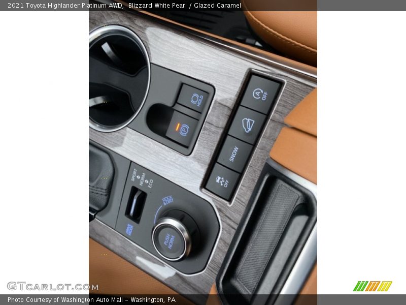 Blizzard White Pearl / Glazed Caramel 2021 Toyota Highlander Platinum AWD