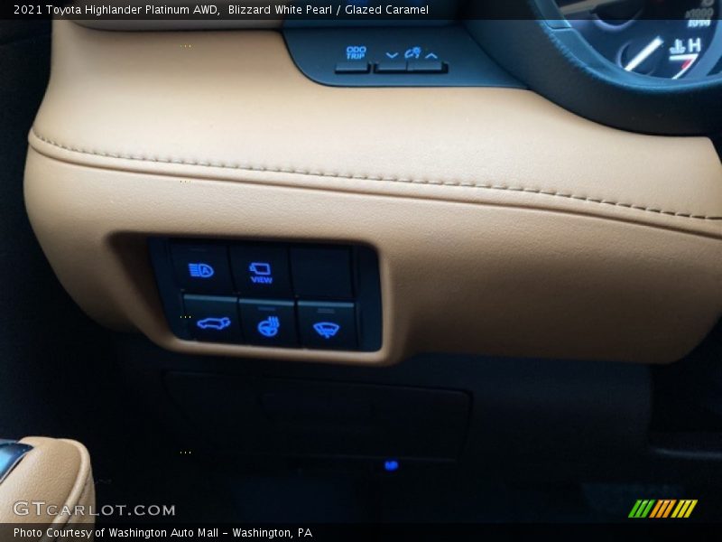Blizzard White Pearl / Glazed Caramel 2021 Toyota Highlander Platinum AWD