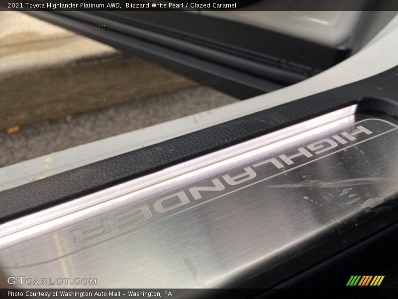 Blizzard White Pearl / Glazed Caramel 2021 Toyota Highlander Platinum AWD