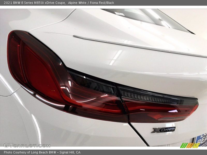 Alpine White / Fiona Red/Black 2021 BMW 8 Series M850i xDrive Coupe