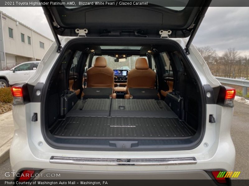 Blizzard White Pearl / Glazed Caramel 2021 Toyota Highlander Platinum AWD