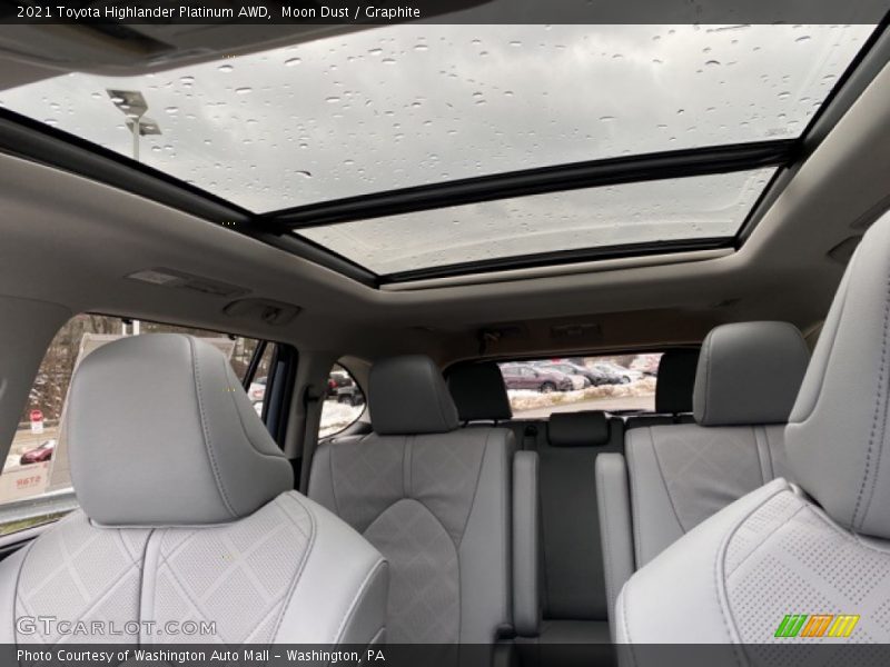 Moon Dust / Graphite 2021 Toyota Highlander Platinum AWD