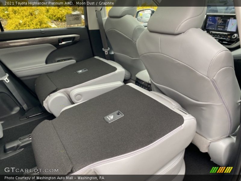 Moon Dust / Graphite 2021 Toyota Highlander Platinum AWD