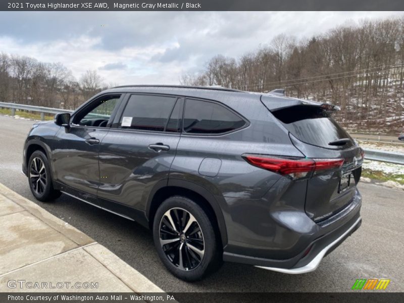 Magnetic Gray Metallic / Black 2021 Toyota Highlander XSE AWD