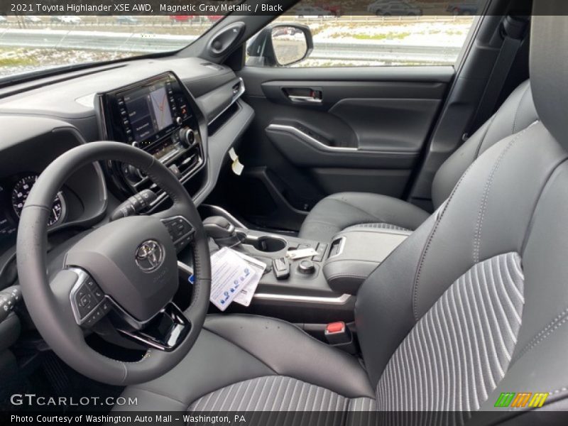 Magnetic Gray Metallic / Black 2021 Toyota Highlander XSE AWD