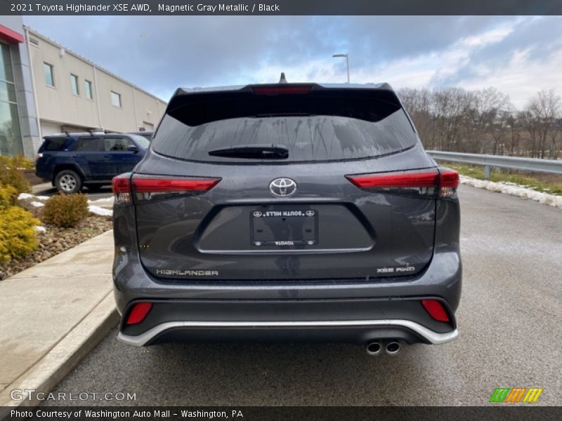 Magnetic Gray Metallic / Black 2021 Toyota Highlander XSE AWD