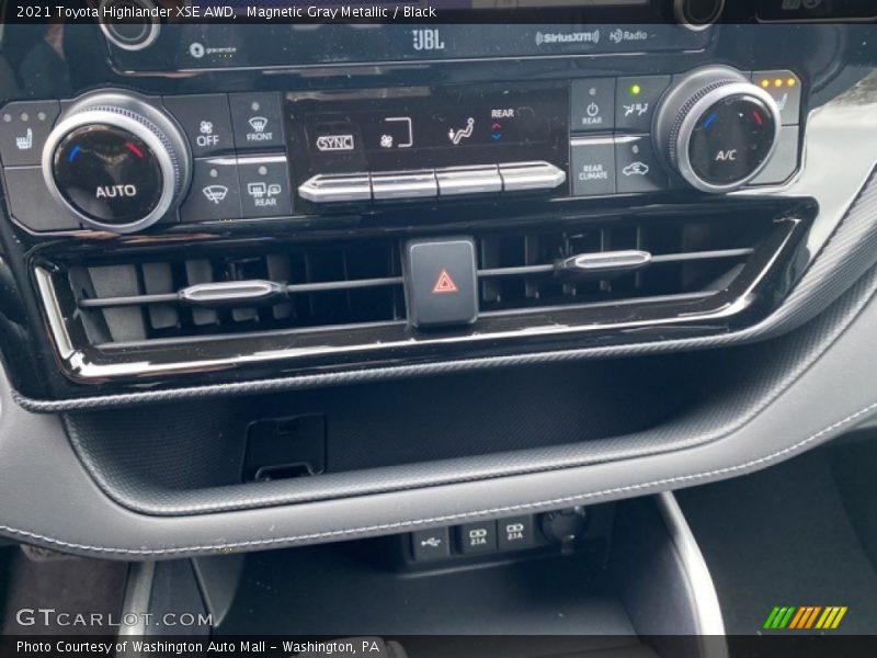 Magnetic Gray Metallic / Black 2021 Toyota Highlander XSE AWD
