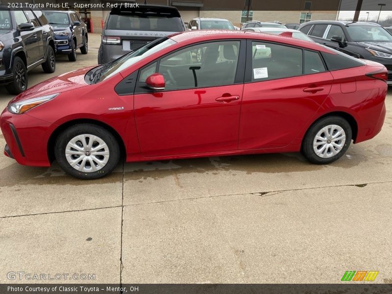 Supersonic Red / Black 2021 Toyota Prius LE