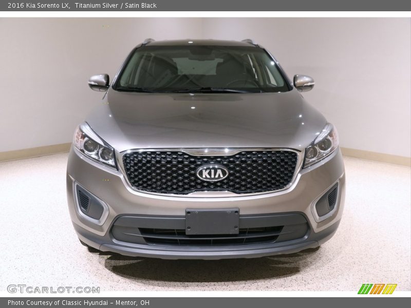 Titanium Silver / Satin Black 2016 Kia Sorento LX