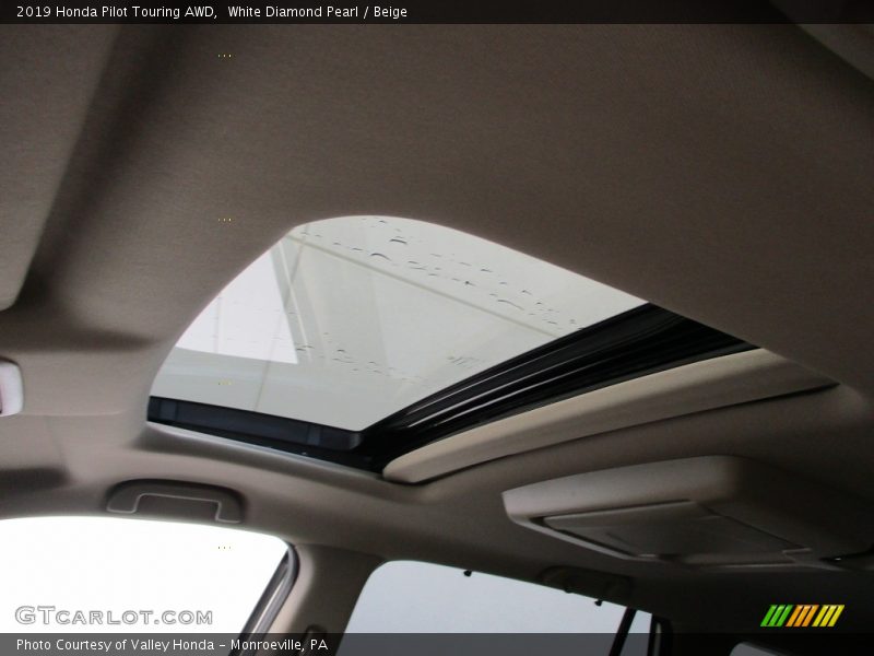 White Diamond Pearl / Beige 2019 Honda Pilot Touring AWD