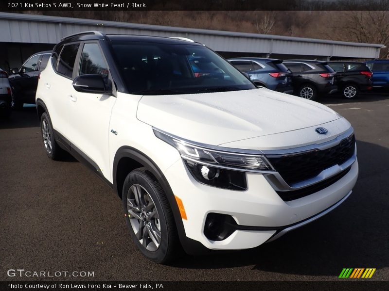 Snow White Pearl / Black 2021 Kia Seltos S AWD