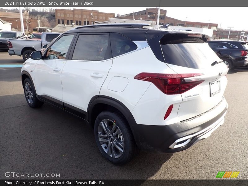 Snow White Pearl / Black 2021 Kia Seltos S AWD