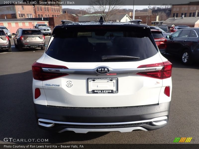 Snow White Pearl / Black 2021 Kia Seltos S AWD