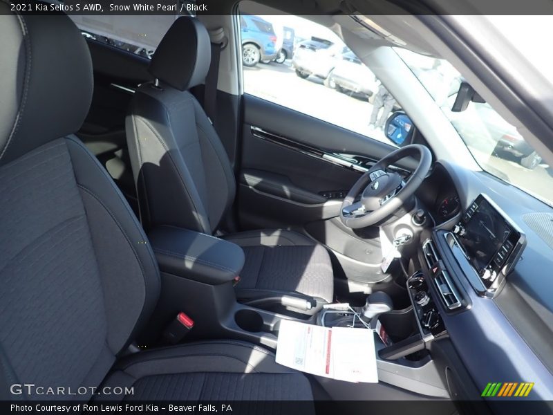Snow White Pearl / Black 2021 Kia Seltos S AWD