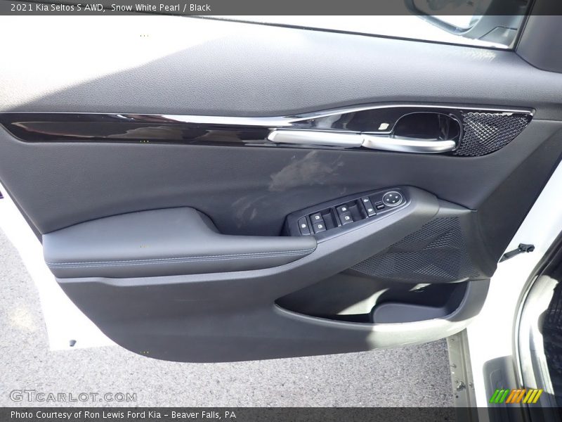 Snow White Pearl / Black 2021 Kia Seltos S AWD