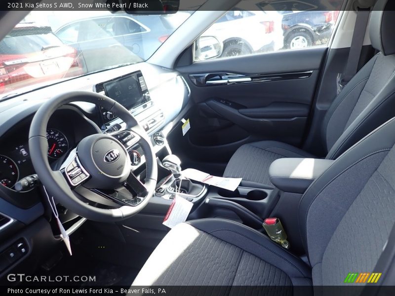 Snow White Pearl / Black 2021 Kia Seltos S AWD
