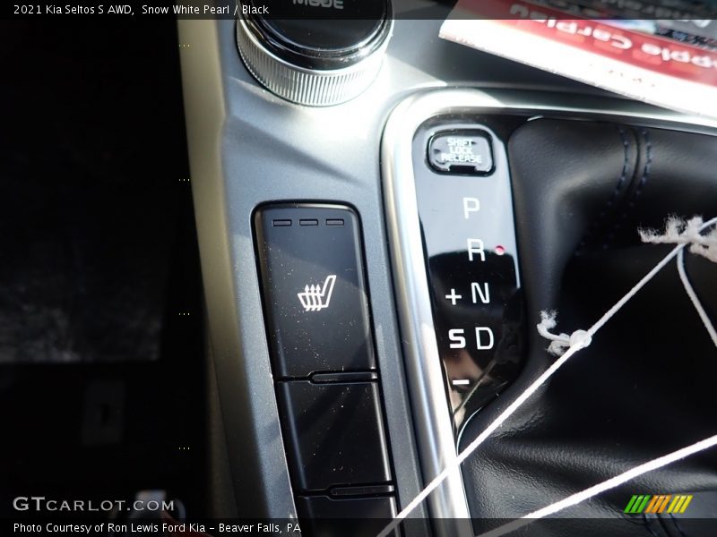 Snow White Pearl / Black 2021 Kia Seltos S AWD