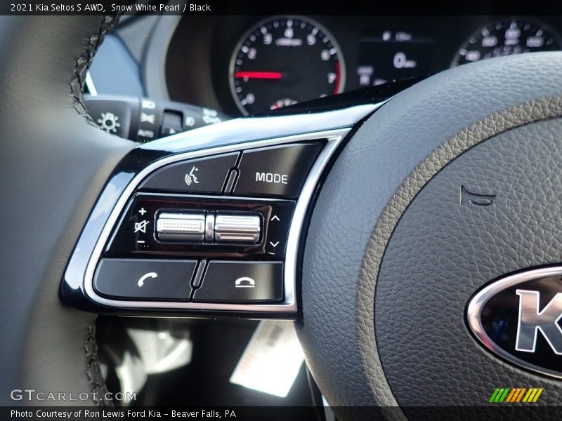 Snow White Pearl / Black 2021 Kia Seltos S AWD