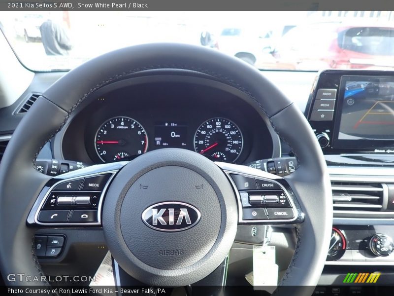 Snow White Pearl / Black 2021 Kia Seltos S AWD