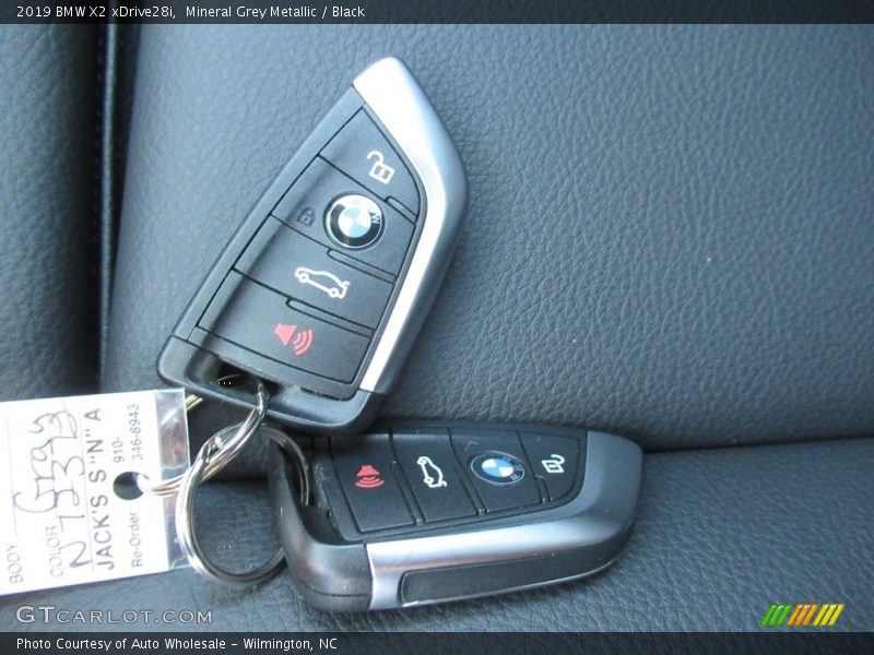 Mineral Grey Metallic / Black 2019 BMW X2 xDrive28i