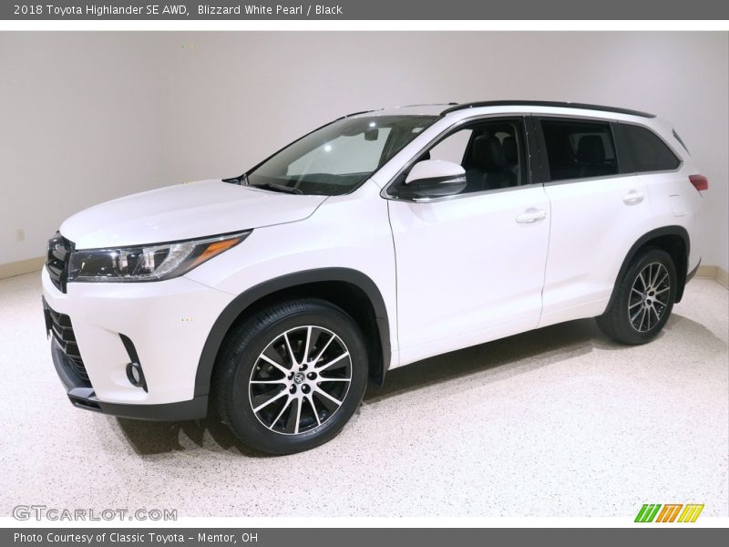 Blizzard White Pearl / Black 2018 Toyota Highlander SE AWD
