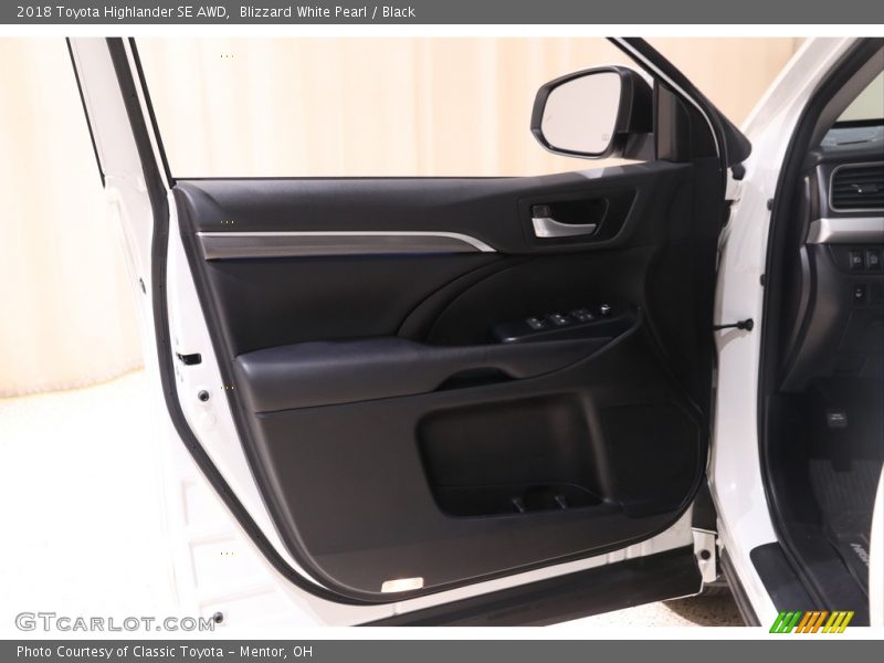 Blizzard White Pearl / Black 2018 Toyota Highlander SE AWD