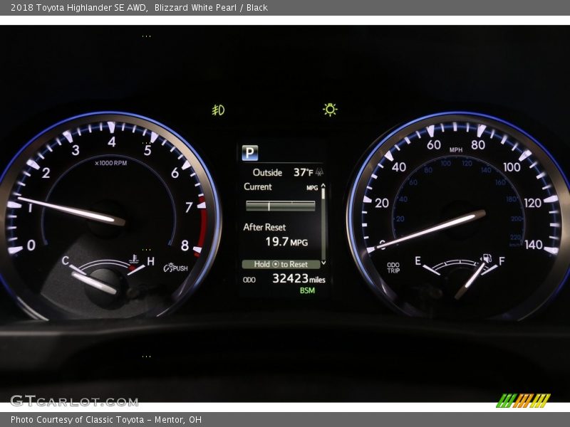 Blizzard White Pearl / Black 2018 Toyota Highlander SE AWD