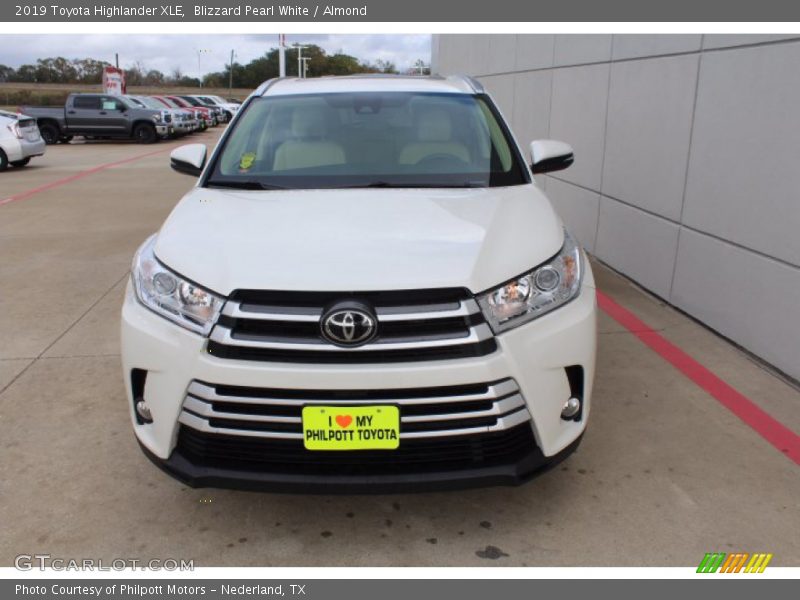 Blizzard Pearl White / Almond 2019 Toyota Highlander XLE