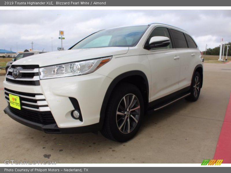 Blizzard Pearl White / Almond 2019 Toyota Highlander XLE