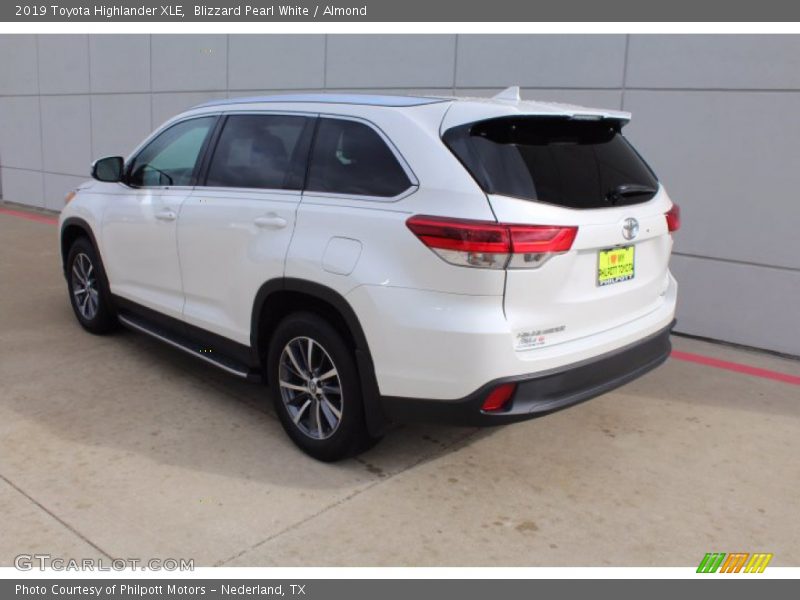 Blizzard Pearl White / Almond 2019 Toyota Highlander XLE