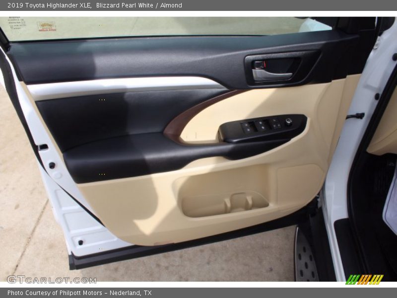 Blizzard Pearl White / Almond 2019 Toyota Highlander XLE