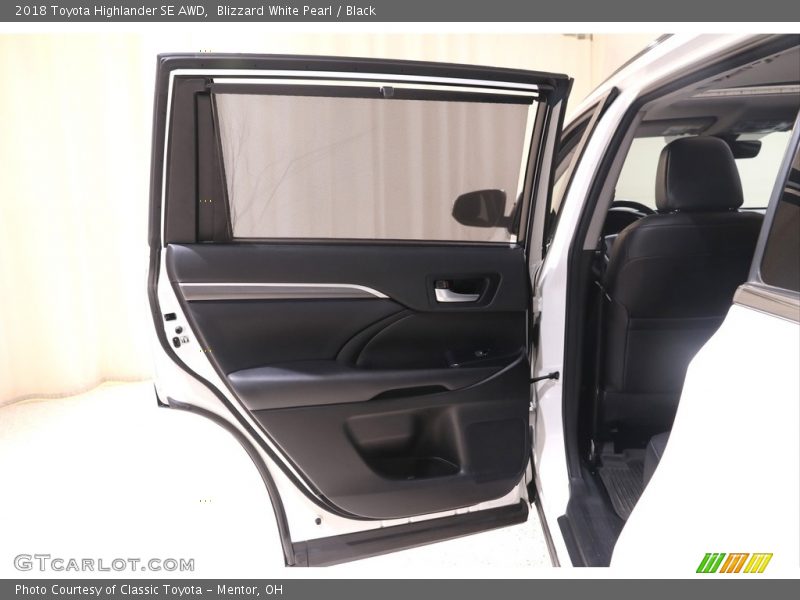 Blizzard White Pearl / Black 2018 Toyota Highlander SE AWD