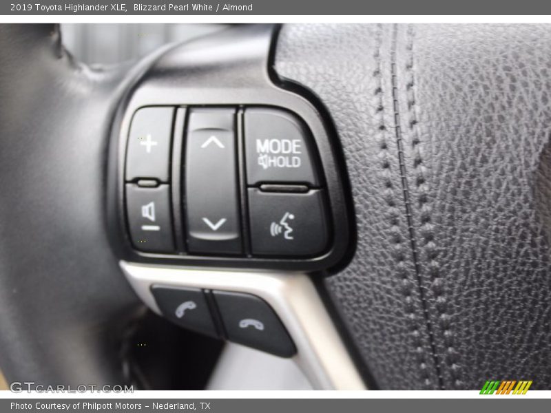 Blizzard Pearl White / Almond 2019 Toyota Highlander XLE