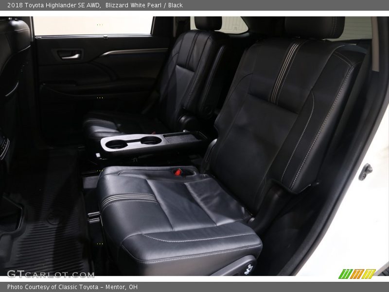 Blizzard White Pearl / Black 2018 Toyota Highlander SE AWD