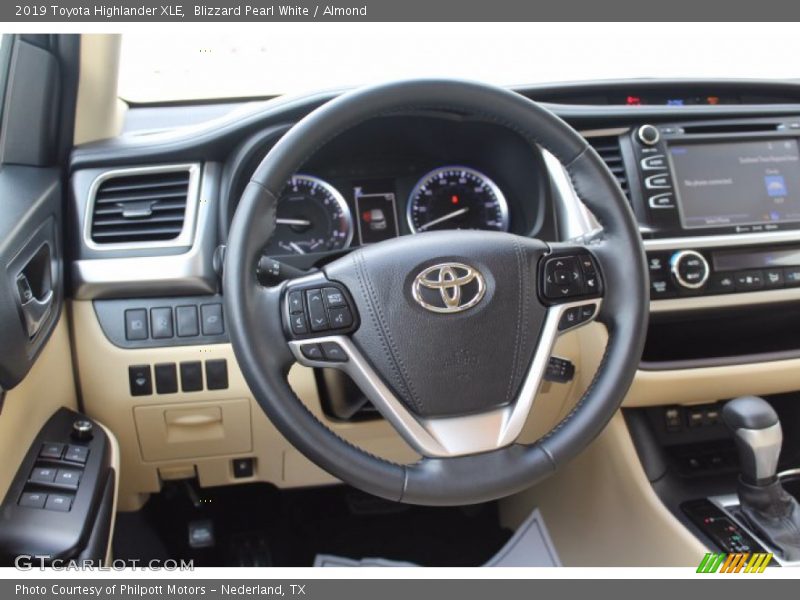 Blizzard Pearl White / Almond 2019 Toyota Highlander XLE