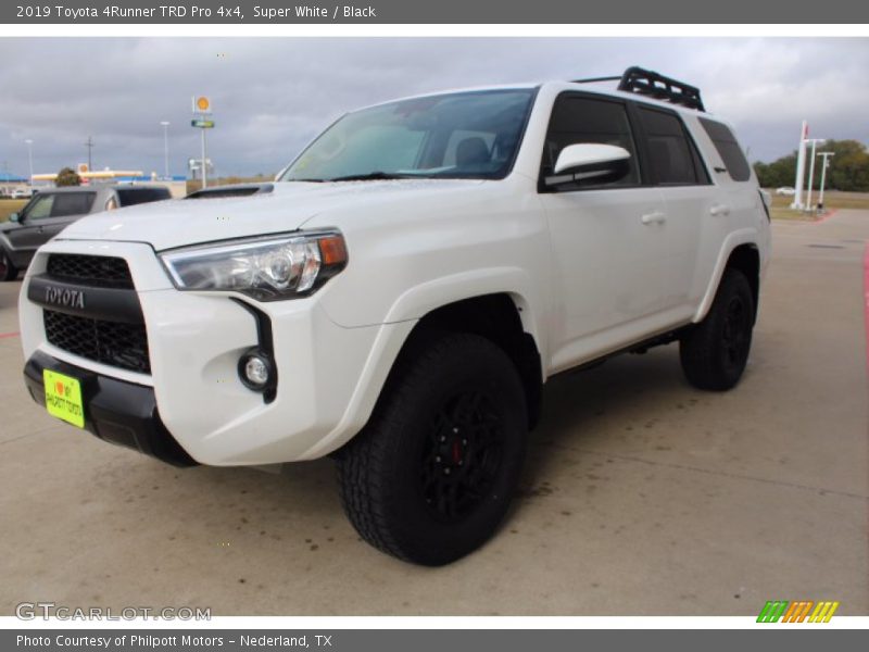 Super White / Black 2019 Toyota 4Runner TRD Pro 4x4