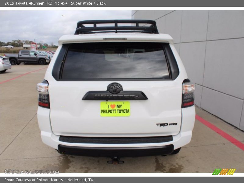 Super White / Black 2019 Toyota 4Runner TRD Pro 4x4
