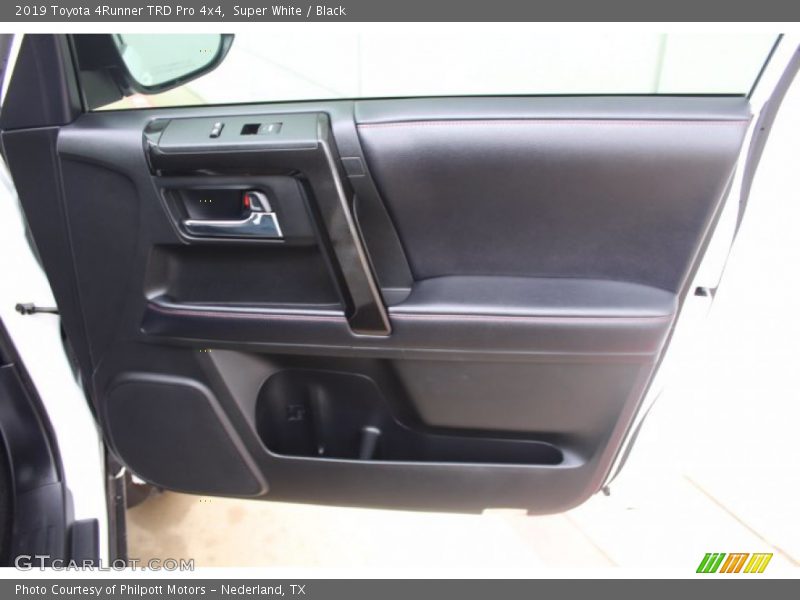 Super White / Black 2019 Toyota 4Runner TRD Pro 4x4