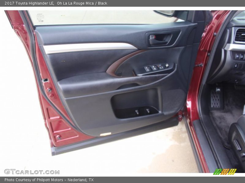 Door Panel of 2017 Highlander LE