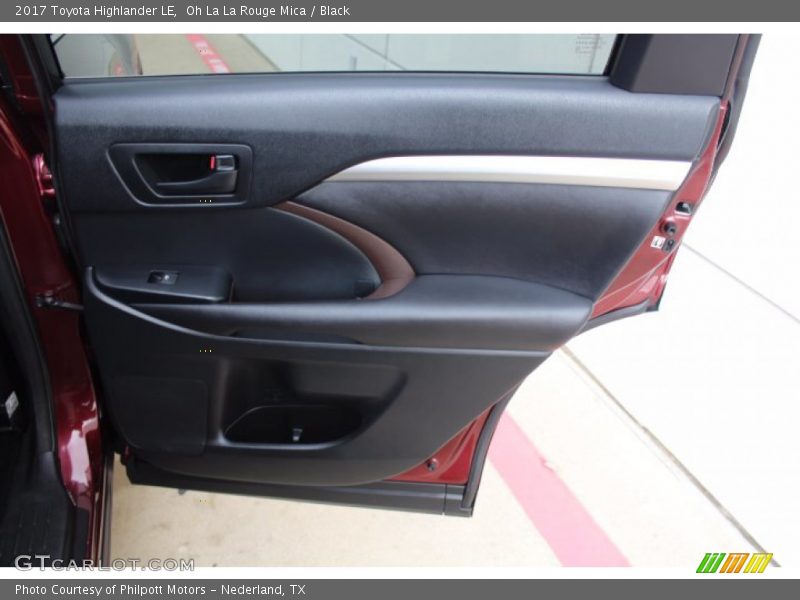 Door Panel of 2017 Highlander LE